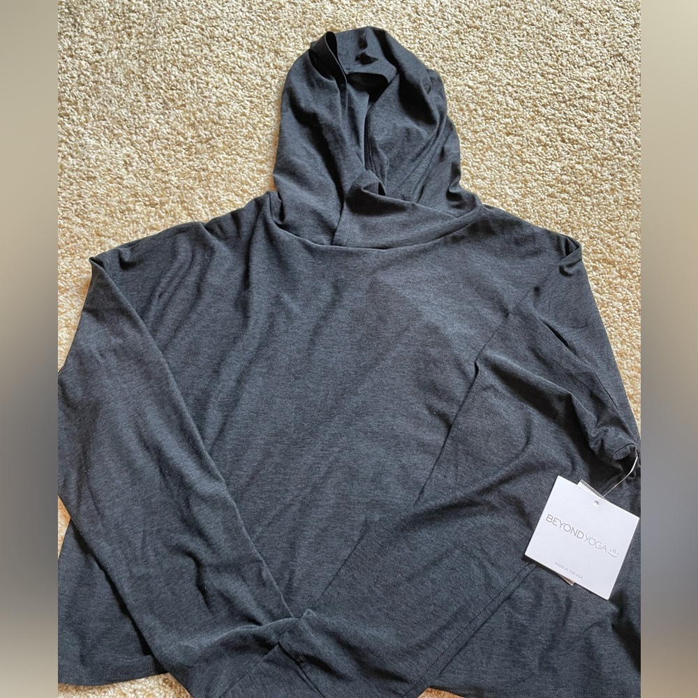 NWT Beyond Yoga Crop Open Back Hoodie Long Sleeve